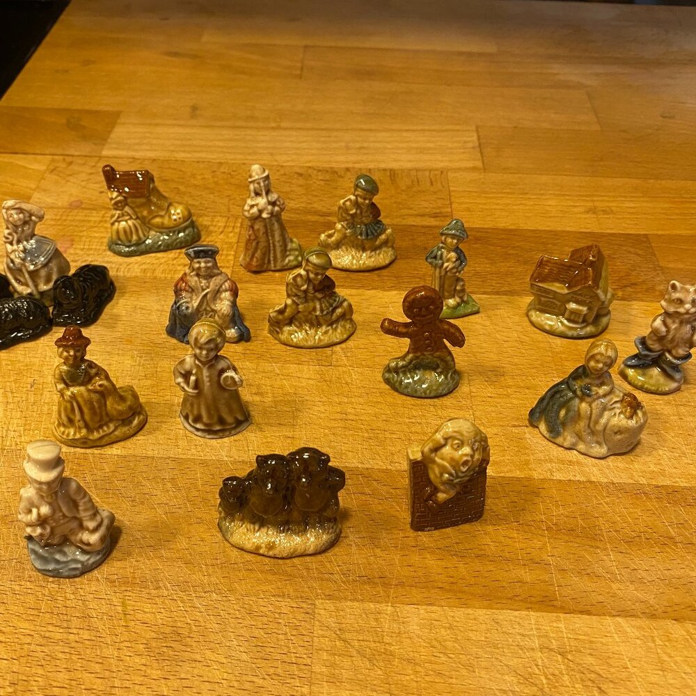 vintage red rose wade figurines